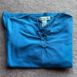 💙 Flattering Evan Picone V-Neck w/ Tie Detail!